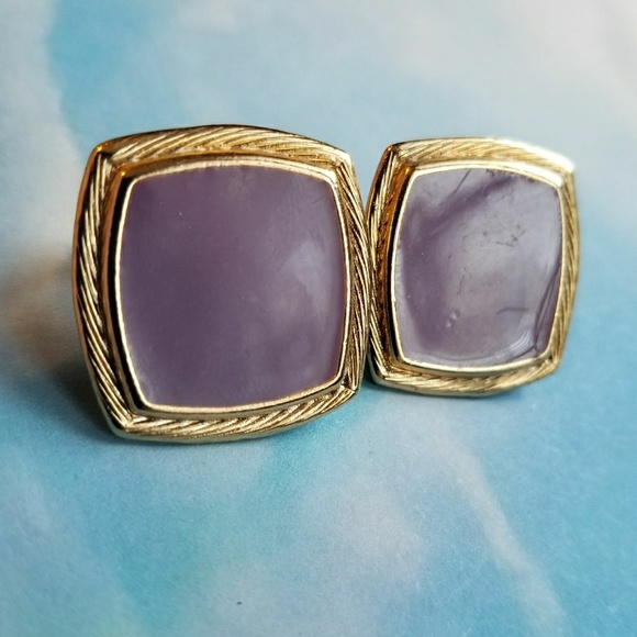 Relisted-Vintage -Vintage Purple Gold Tone Clip Earrings square - Picture 3 of 4